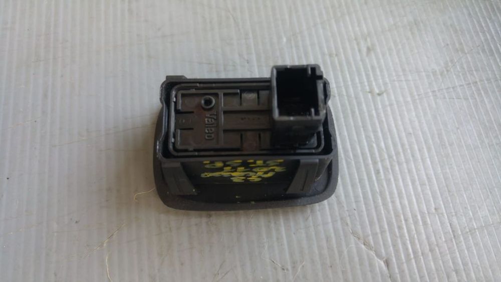 buton geam electric stanga spate citroen c3 picasso 96543609