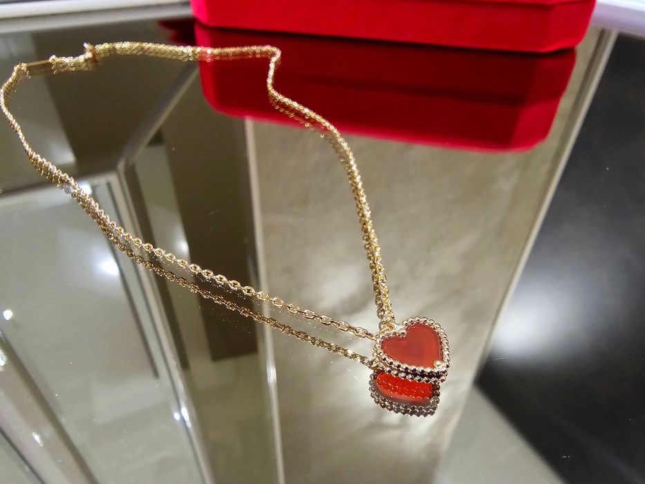 Van Cleef & Arpels VCA Rose Gold Sweet Alhambra Red Heart Дамско Колие