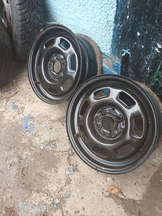 Jenti pe 15 si pe 16 pret 250ron perechea