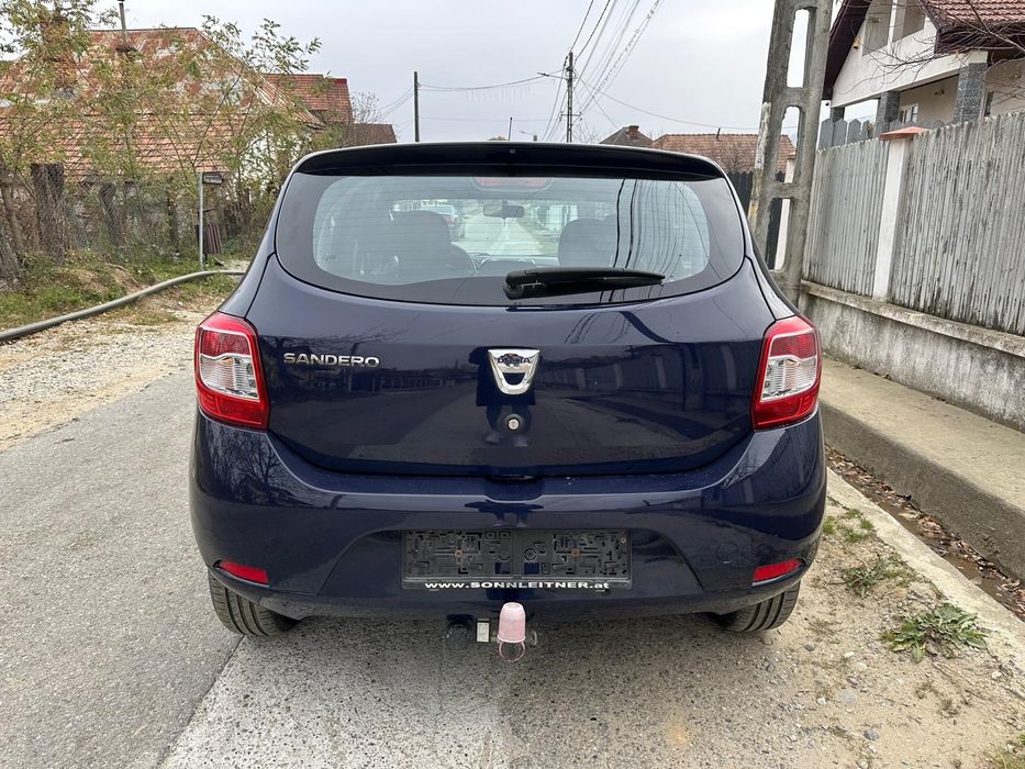 Dacia sandero fabricatie luna 11 an 2014 cu motor 0.9l benzină,