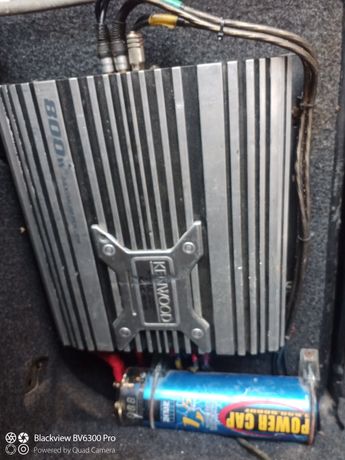 Amplificator auto Kenwood 800 w și condensator Zeus 1,5 F