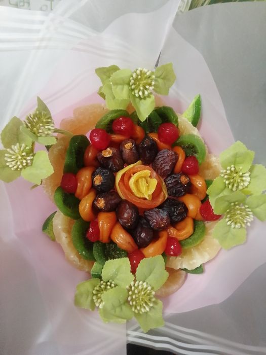 Сладкие фуд-флористические букетики