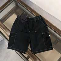 Pantaloni scurti Prada premium