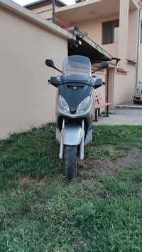 Yamaha X-MAX 250cc