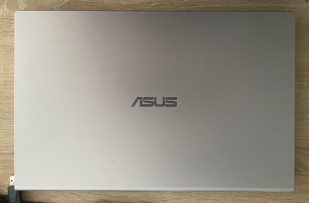 Laptop Asus AMD Ryzen 3 3200U