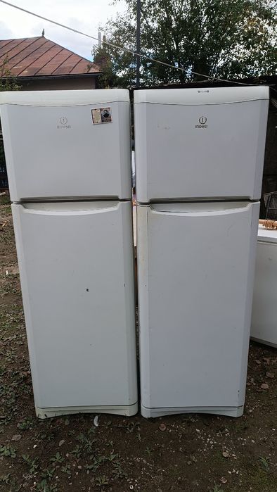 Vând frigidere Zanussi