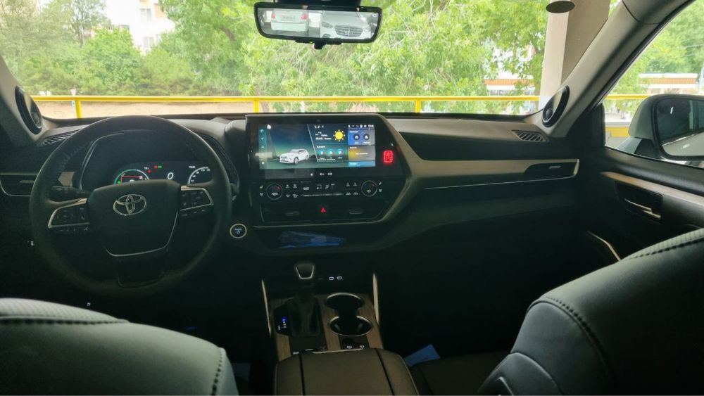 Toyota Highlander 2.5L Hybrid 4WD Euro 6 (2024-yilgi model)