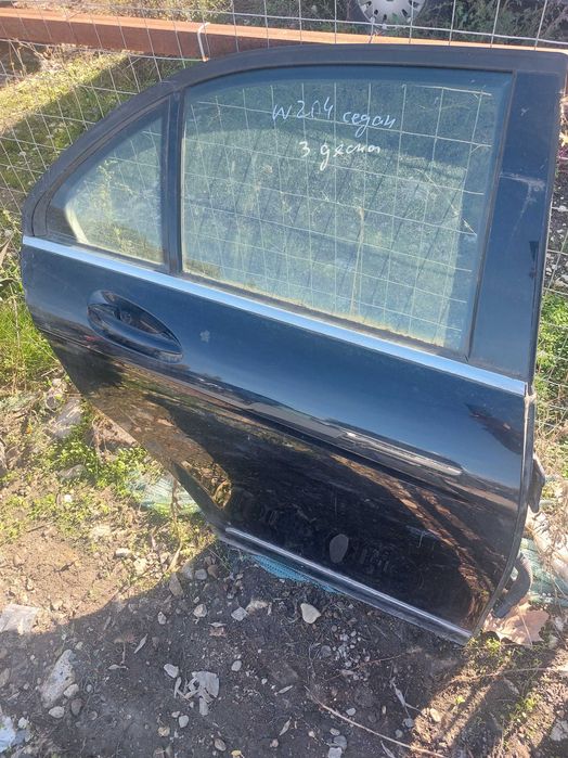 Задна дясна врата за Mercedes-Benz W204 (2007-11) със стъкло за седан