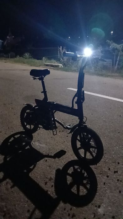 Vând Bicicleta electrica windgoo B20 aproape noua