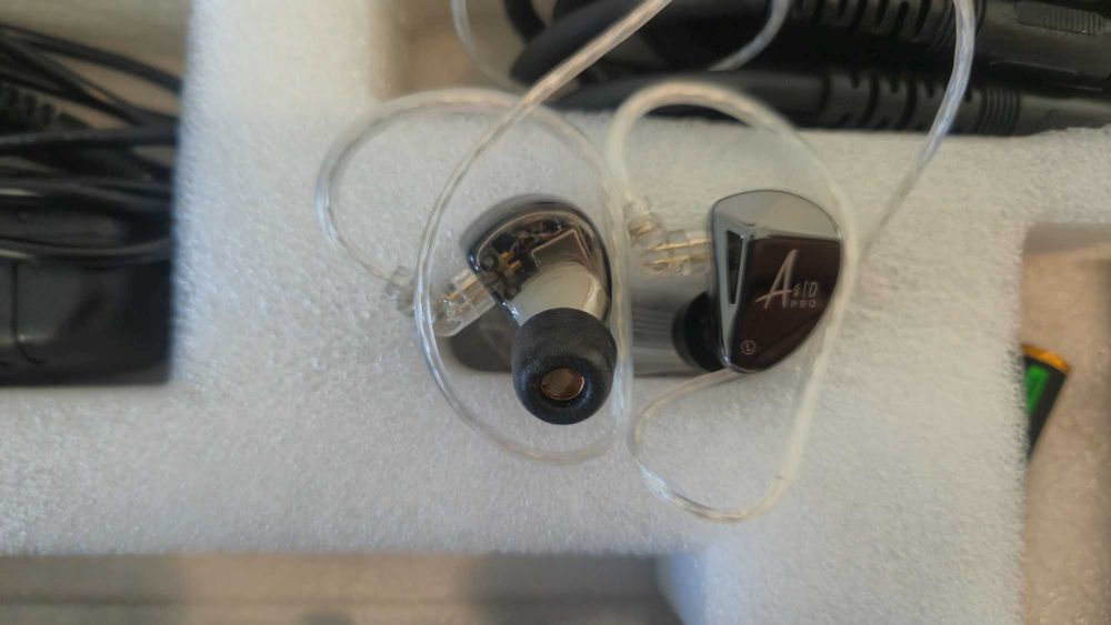 Vând Sistem de monitorizare IN-EAR - casti KZ