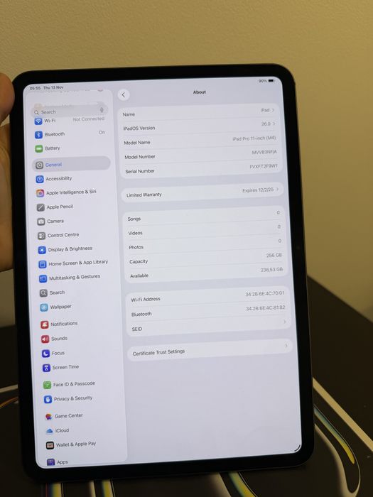 iPad Pro 11” M4, Wi-Fi, 256 GB, aproape NOU, 11 cicluri de incarcare