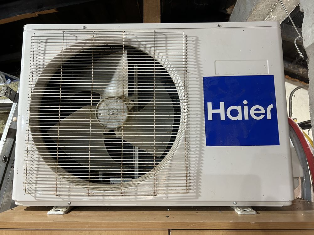 Инверторен климатик Haier 9 000 BTU – пълен комплект, работещ!