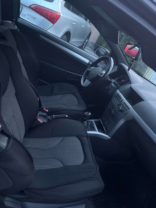 Opel Astra H GTC