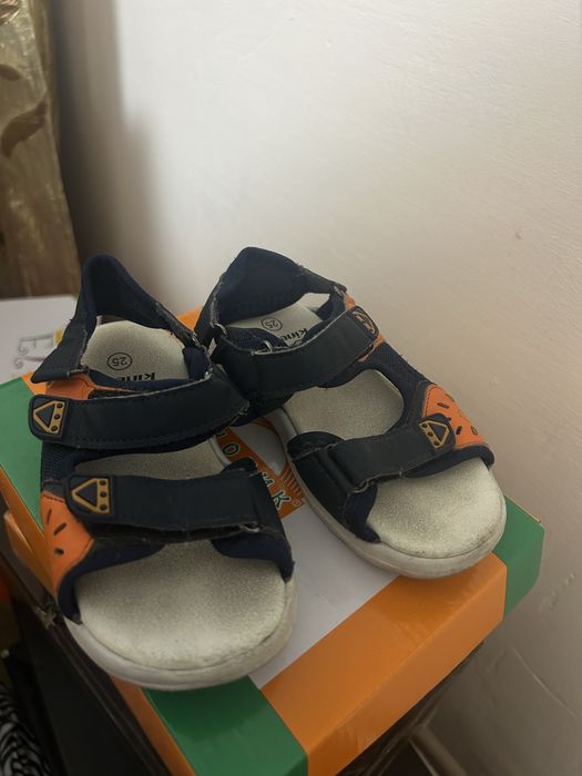 Деткие сандалиии