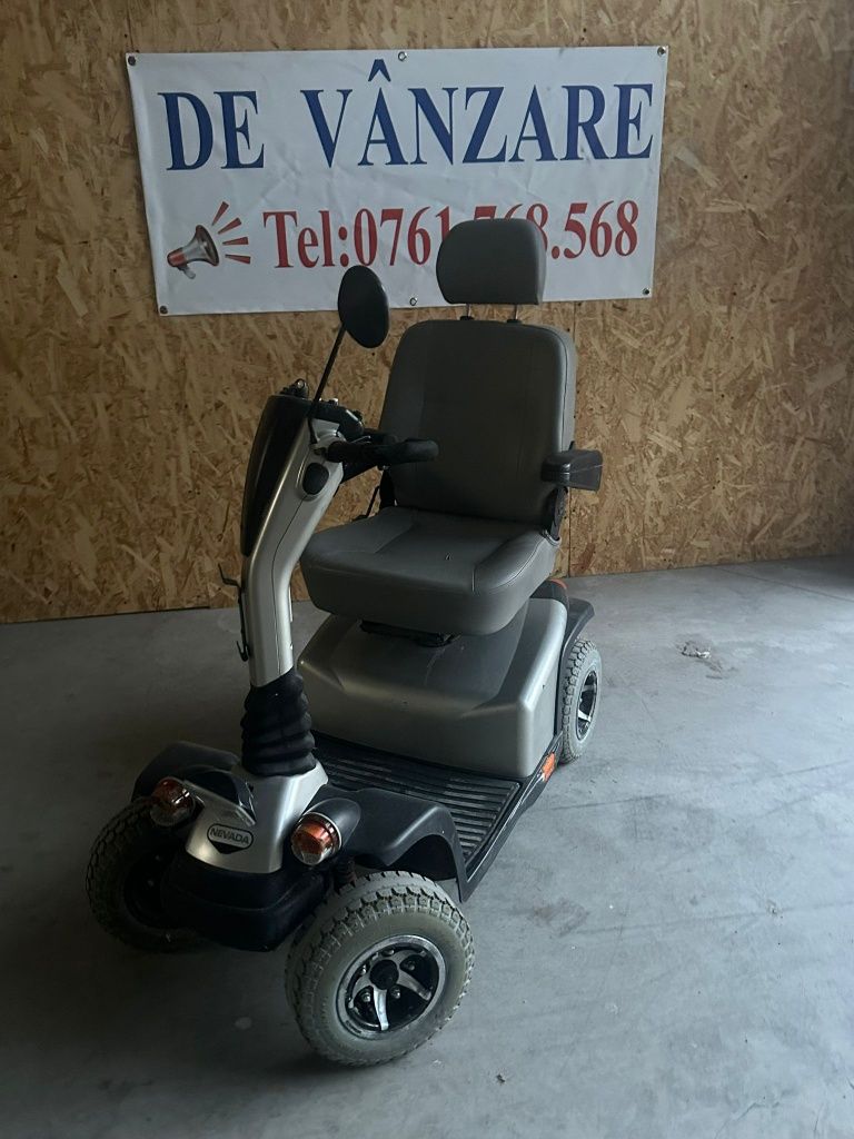 Cărucior scuter electric
