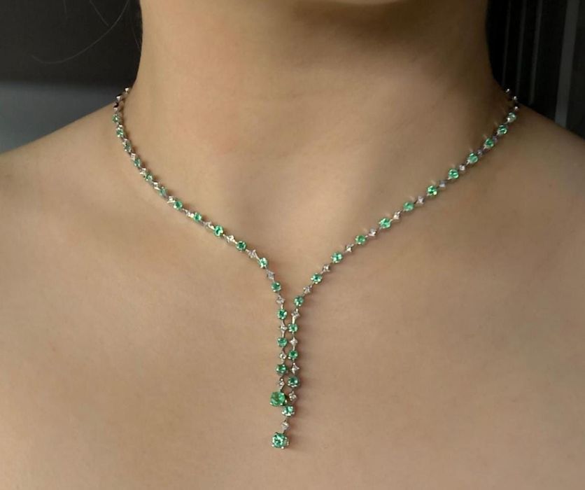 Продам золотое колье 750 пробы (изумруды, бриллианты)