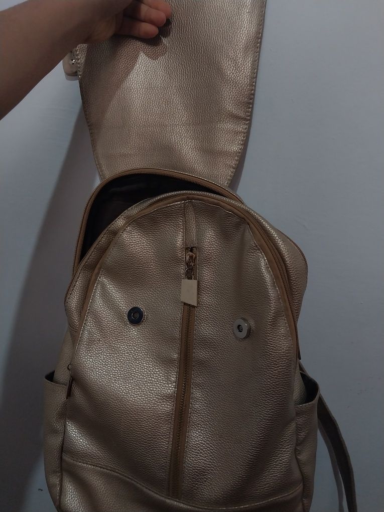 Девчачья сумка- рюкзак