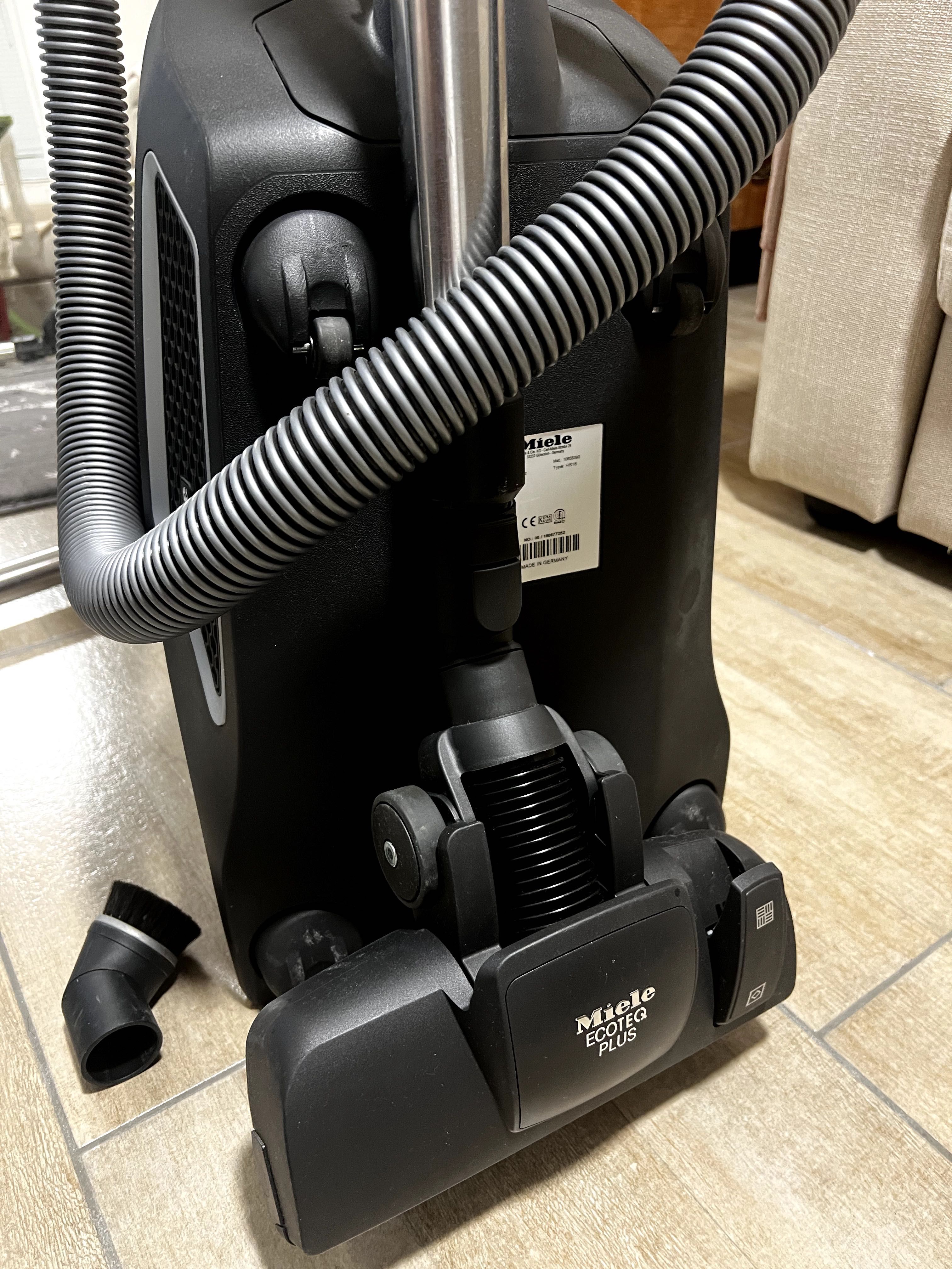 Прахосмукачка Miele Blizzard CX1