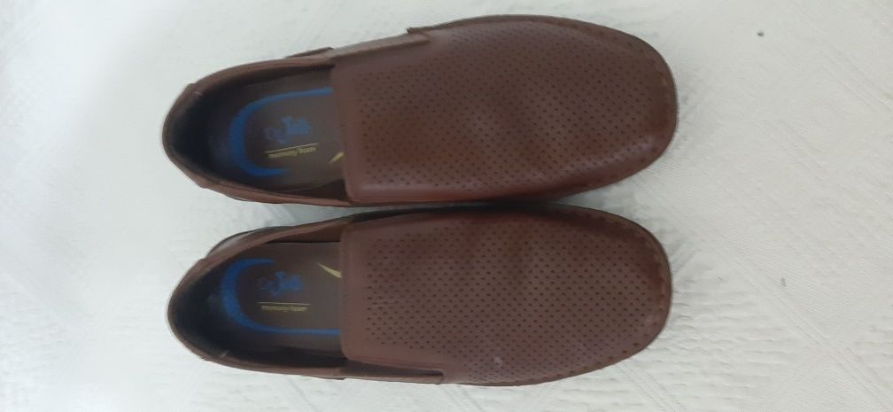Pantofi  din piele naturala marimea 41 int 27,5 cm,stare noi