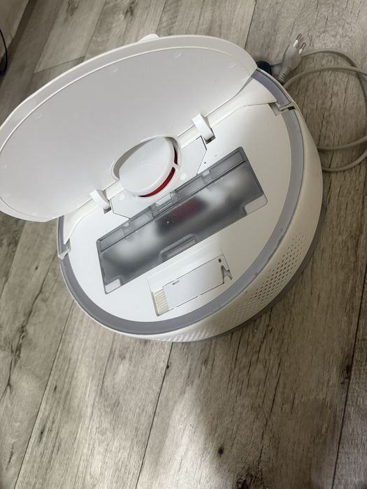 Продам робот пылесос Roborock