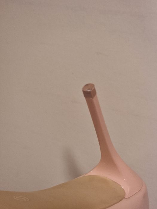 Бежово/розови лачени тънки токчета 41 номер