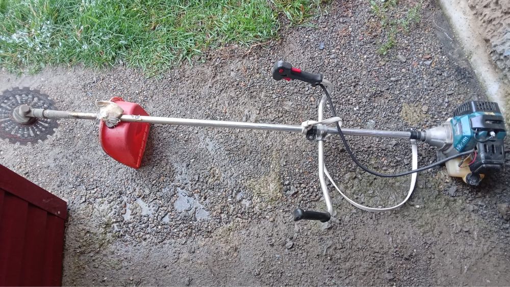 Продаю Триммер бензиновый