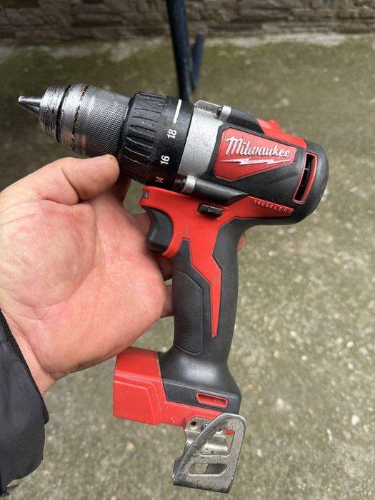 Акумулаторен винтоверт Milwaukee