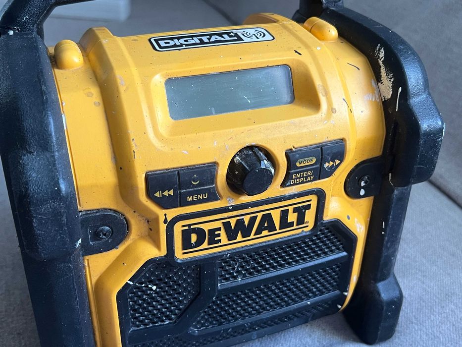 Radio șantier DeWalt Digital DAB FM AUX USB functional doar pe baterie