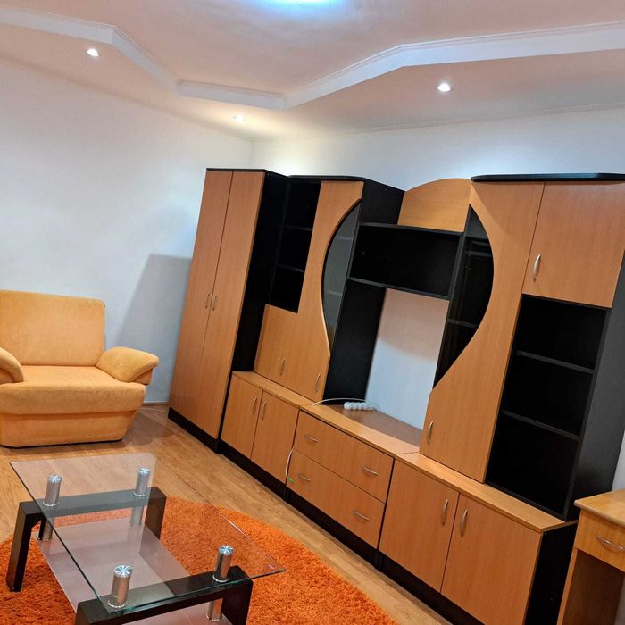 Apartament cu 2 camere plus garaj
