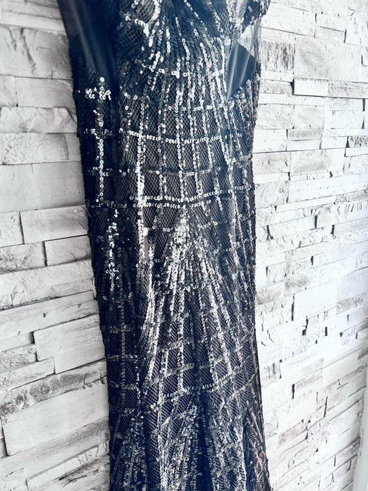 Официална черна рокля