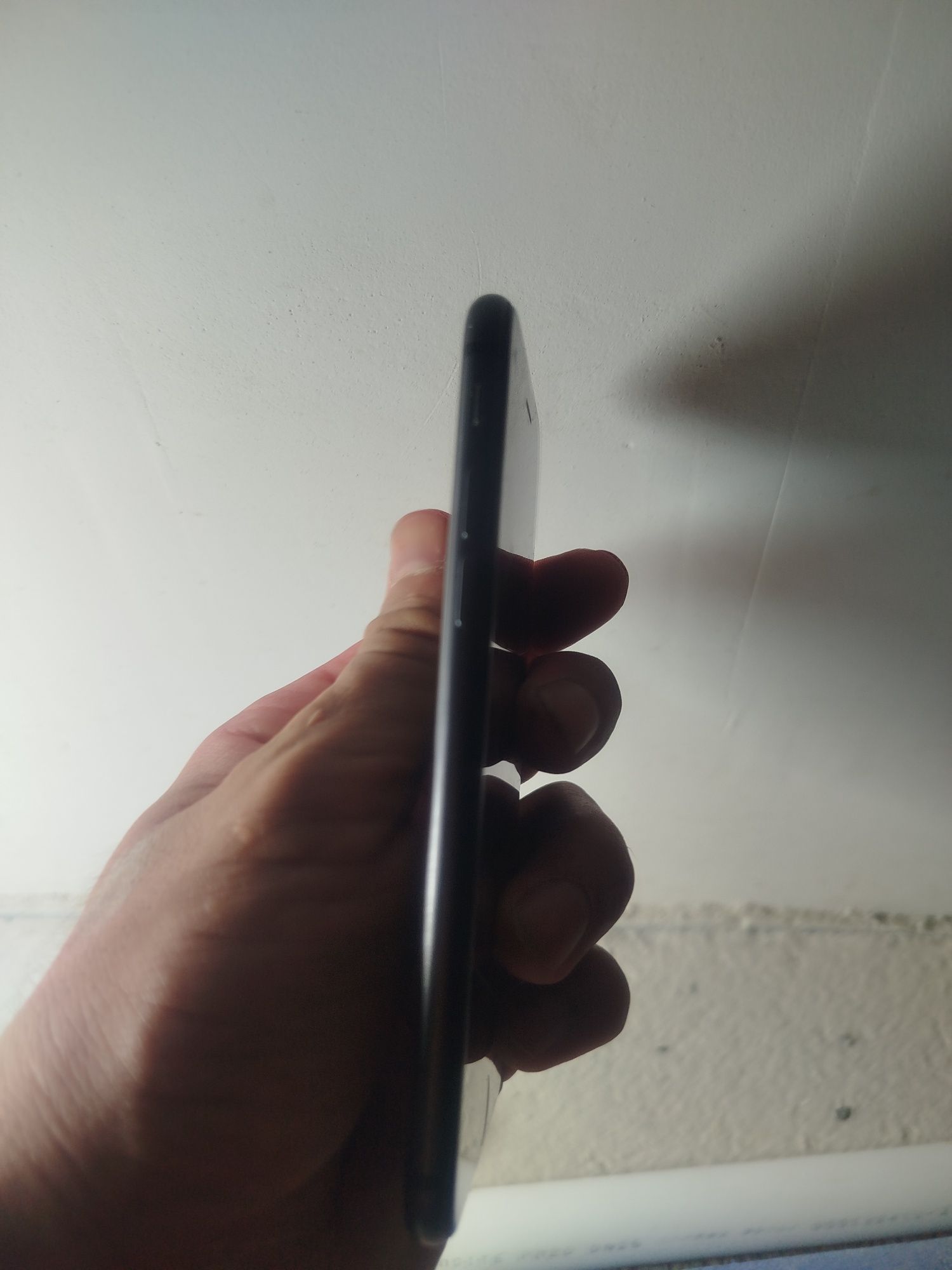 Iphone 8 xotira 64gb