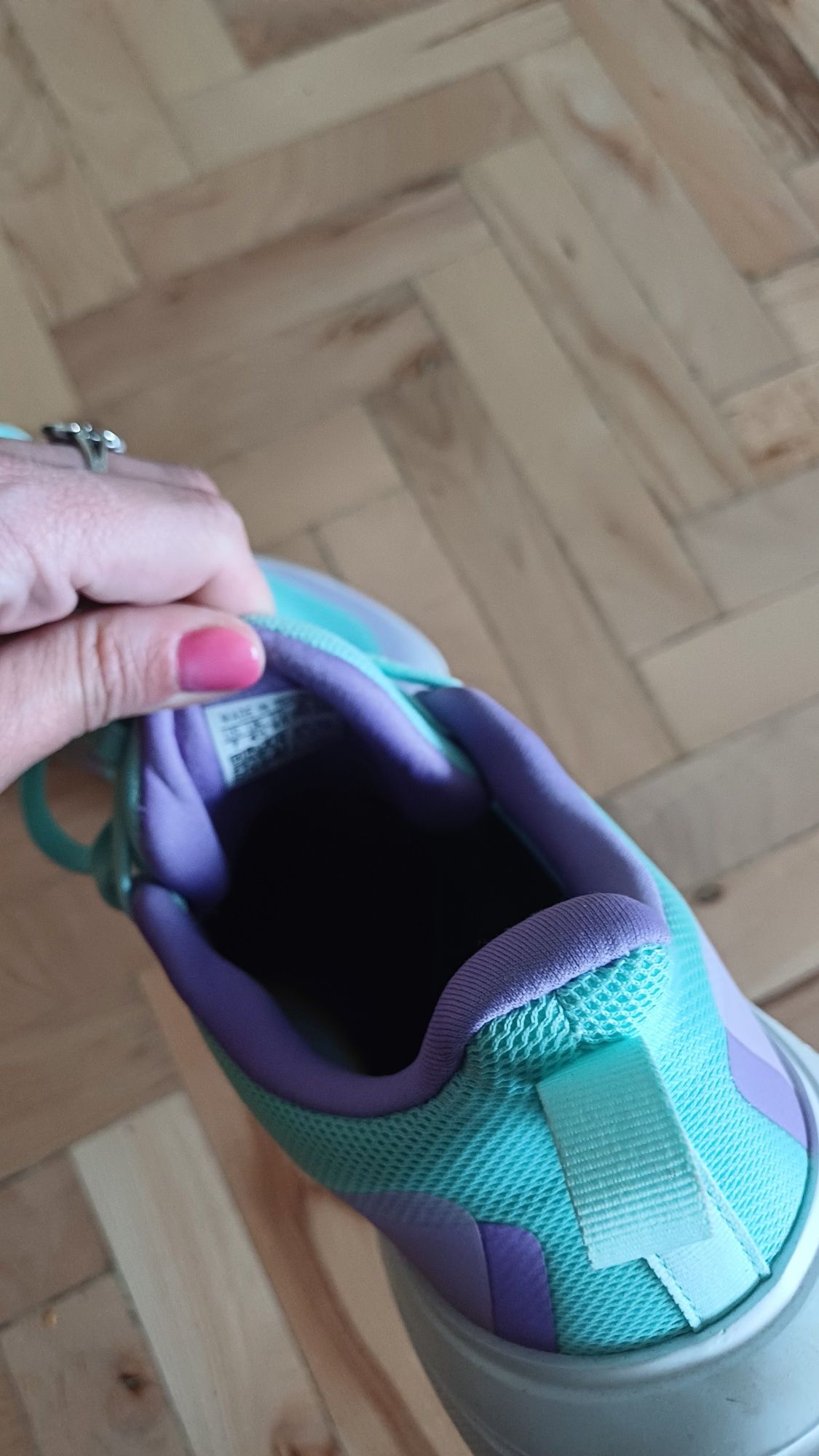 Adidas нови маратонки