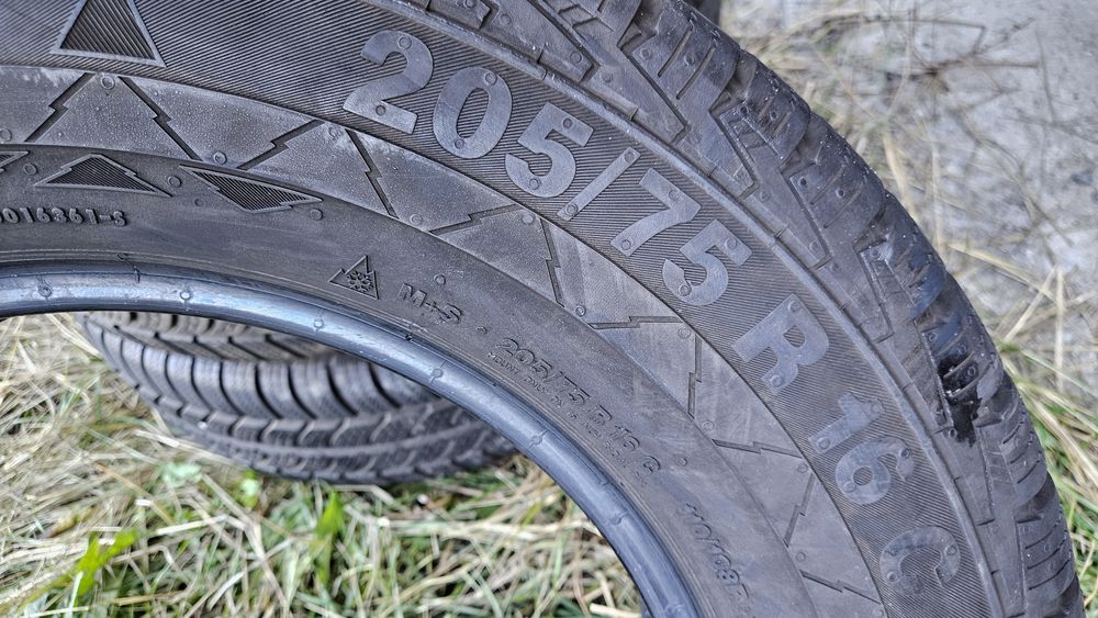 10бр гуми 205 75 16С континентал