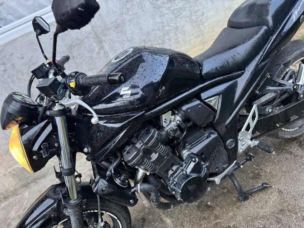 Motocicleta suzuki
