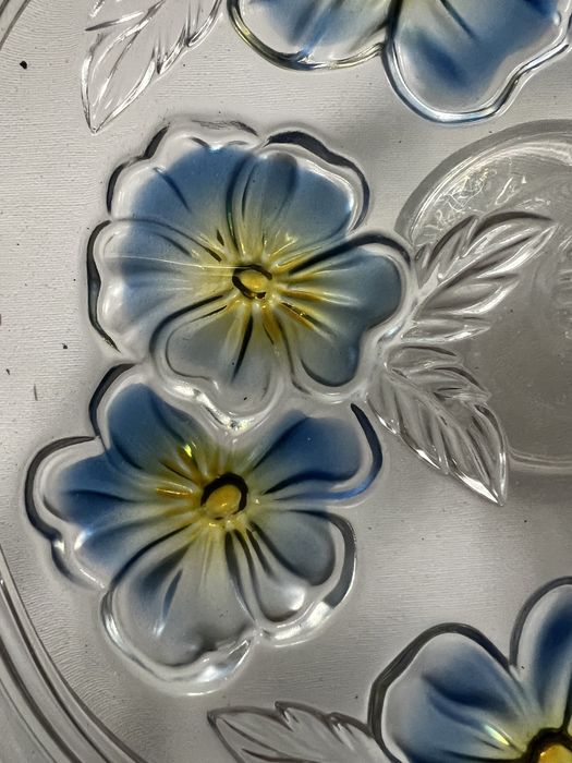 Продается ретро тарелка на ножке