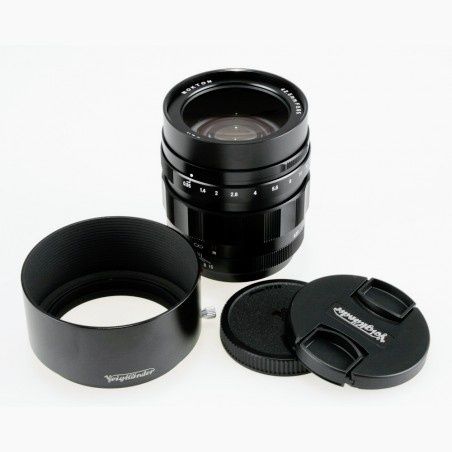 voigtlander nokton 42.5mm f0.95 MFT