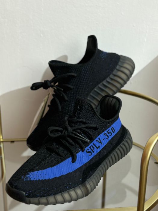 Vand Yeezy 350 v2