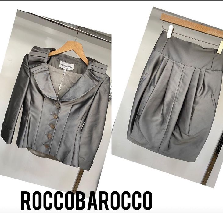 Продавам  дамски костюм