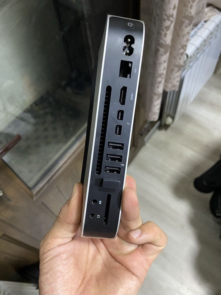 Mac mini deyarli yangi