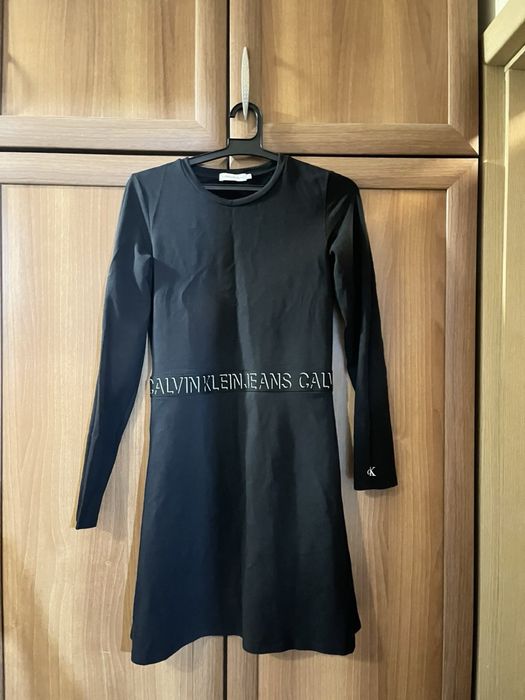 Черна рокля Calvin Klein