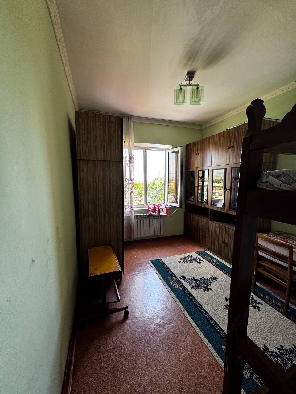 Продается 3х ком.кв. вдоль дороги