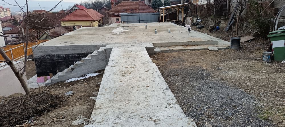 Vând teren intravilan in Râmnicu Valcea