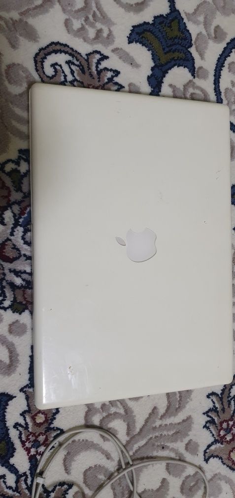 Macbook A1181 s 521g