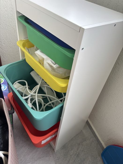 Шкаф Икеа с кутии