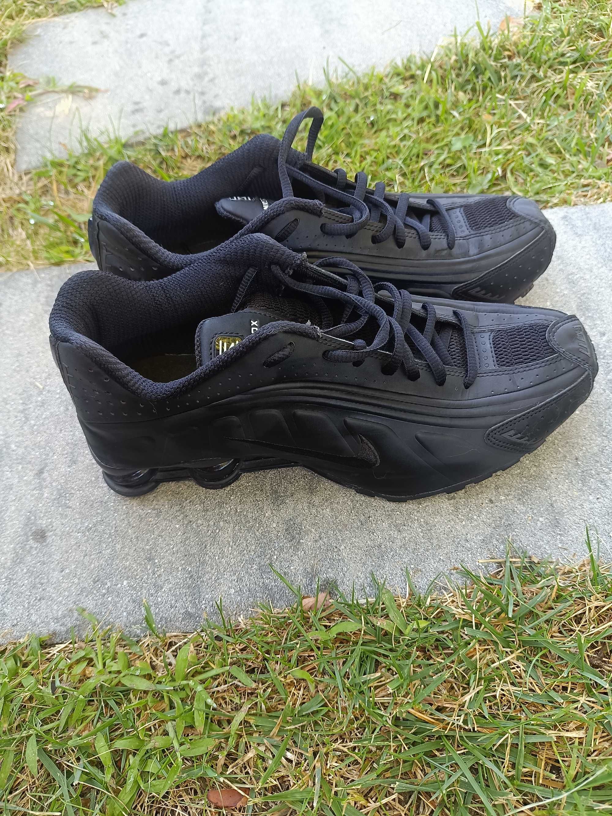 Маратонки Nike shox