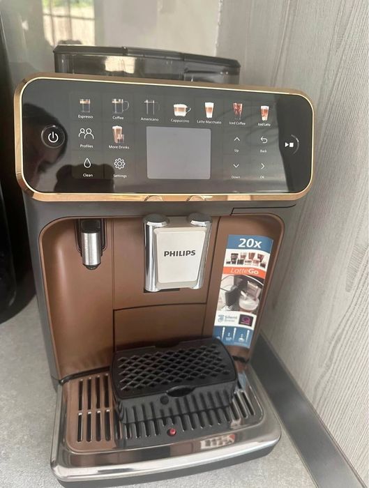 Expresor philips seria 5500 utilizat cateva luni,defect rîsnita donez