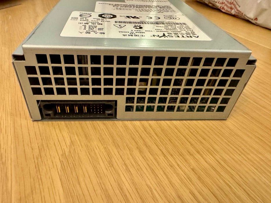 Sursa alimentare server IBM Artesyn 670W – model 7000830 / FRU 39Y7343