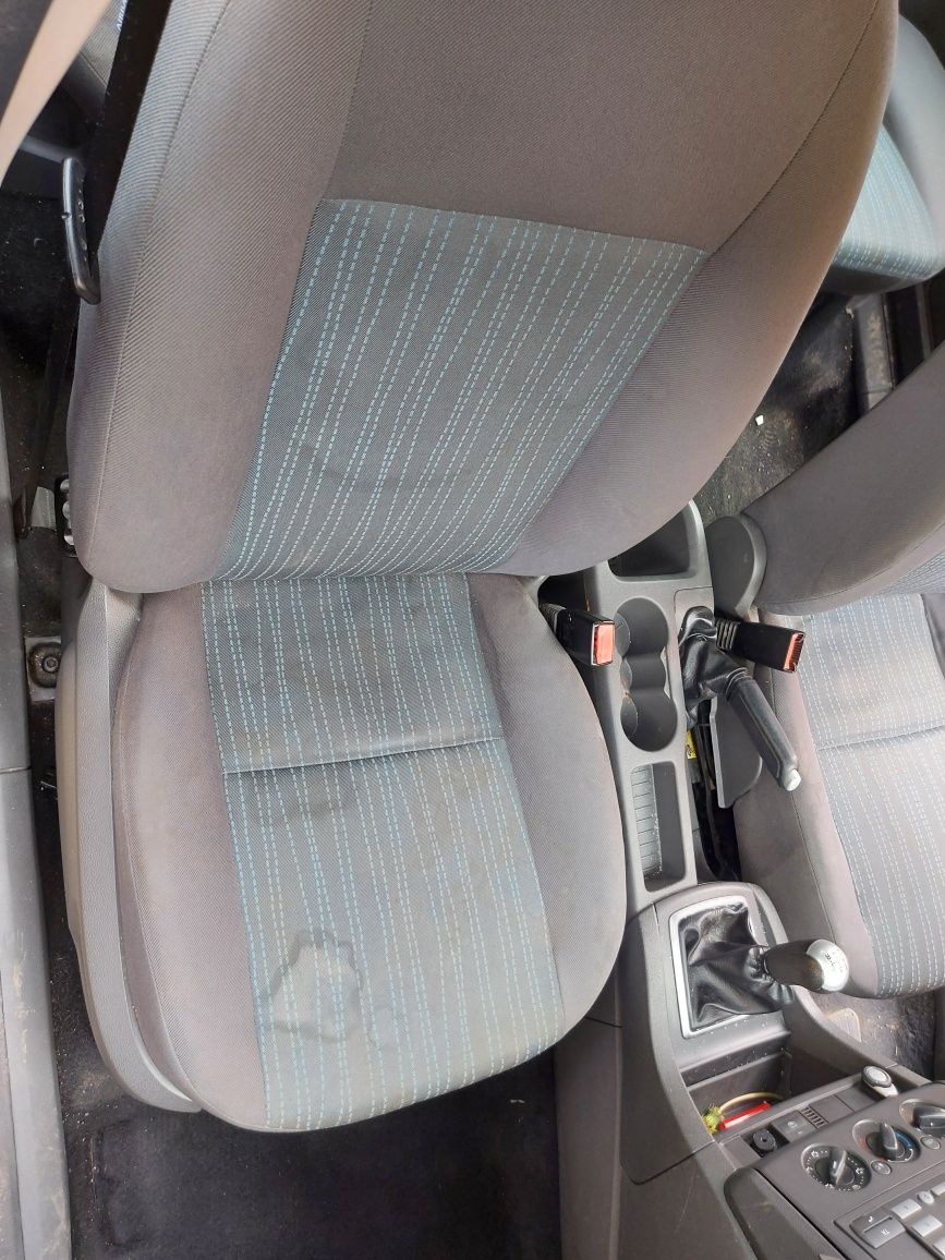 Tapiterii auto si canapele