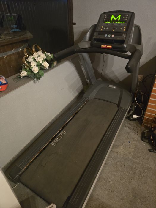 Bandă profesională de alergat Matrix