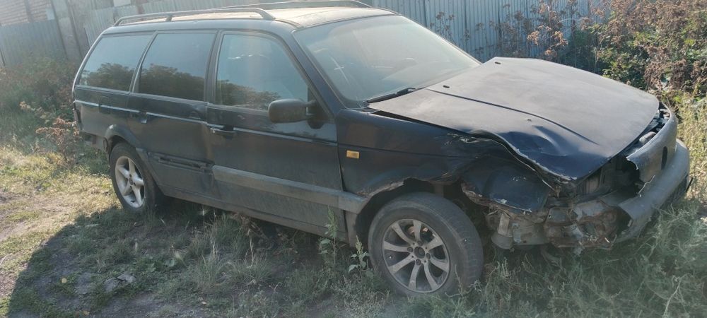 *СРОЧНО* Продам пассат по запчастям